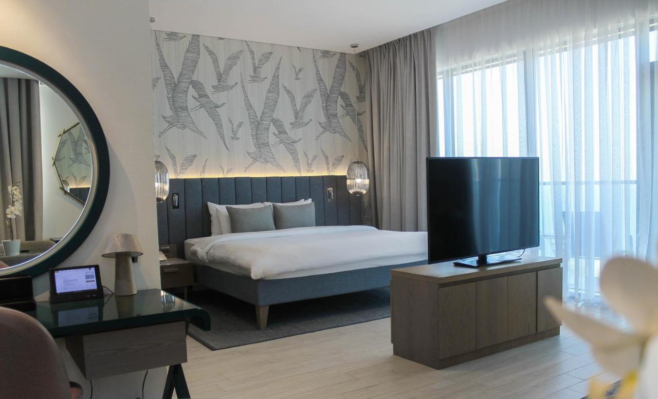 Skyline Suite with Balcony,1145428510:JPEG